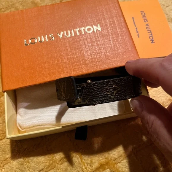 Authentic & like new unisex Louis Vuitton silver and Brown Leather Bracelet🇮🇹